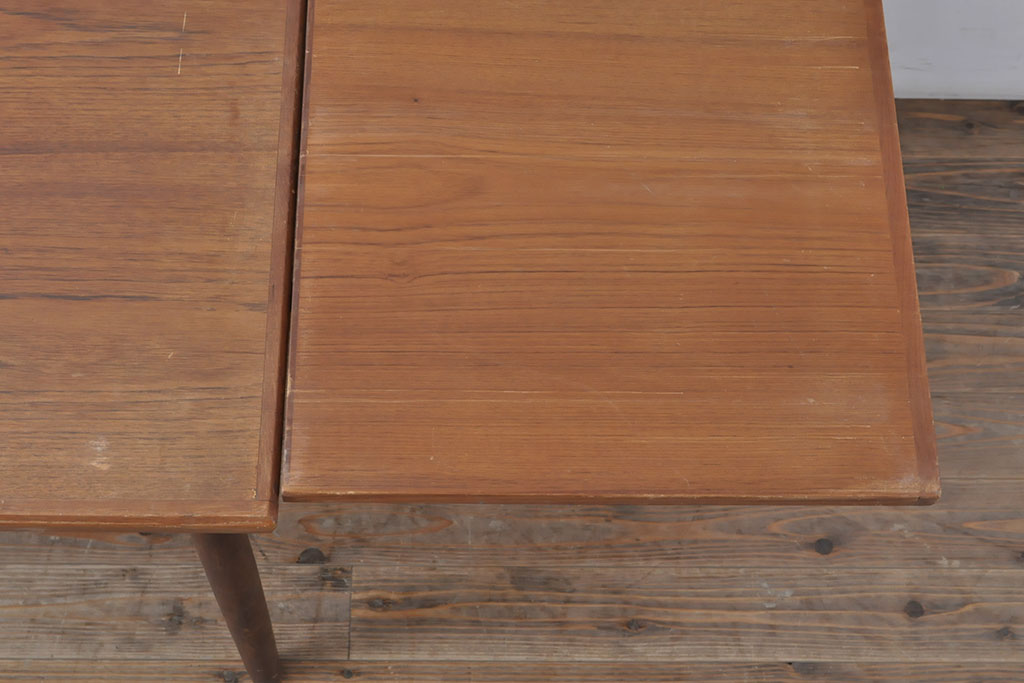 デンマークビンテージ　チーク材　シンプルかつスタイリッシュな佇まいが魅力的なエクステンションテーブル(ダイニングテーブル、食卓、作業台、ヴィンテージ、北欧)(R-052359)