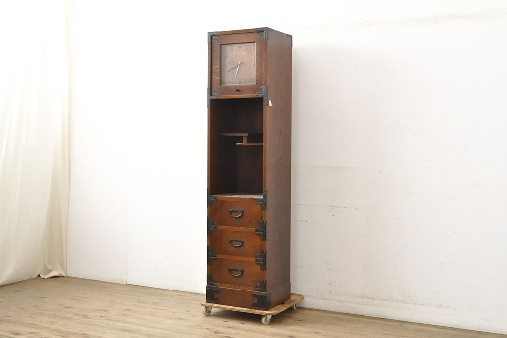 中古　国産民芸家具　1台2役で使い勝手のいい時計付き縦型タンス(箪笥、チェスト)(R-052374)