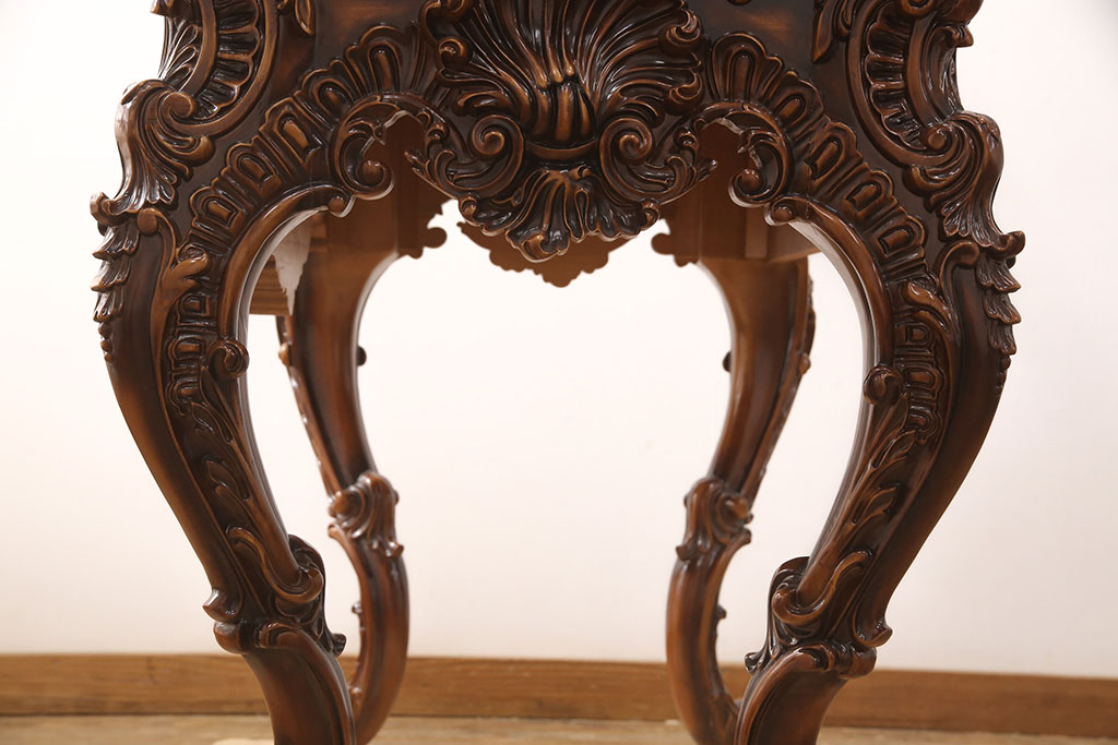 中古　超美品　超高級品　イタリア　Asnaghi Interiors(アスナギインテリア)　ロココ調　脚の凝った装飾が美しいキュリオケース(定価約300万円)(キャビネット、ガラスケース、ショーケース、Gケース)(R-052454)