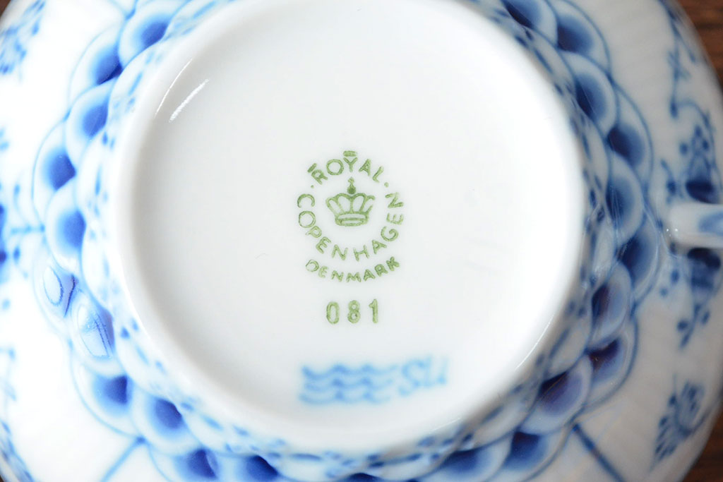 ROYAL COPENHAGEN　ロイヤルコペンハーゲン　ブルーフルーテッド　フルレース　カップ&ソーサー2客(洋食器)(定価88,000円)(R-052458)