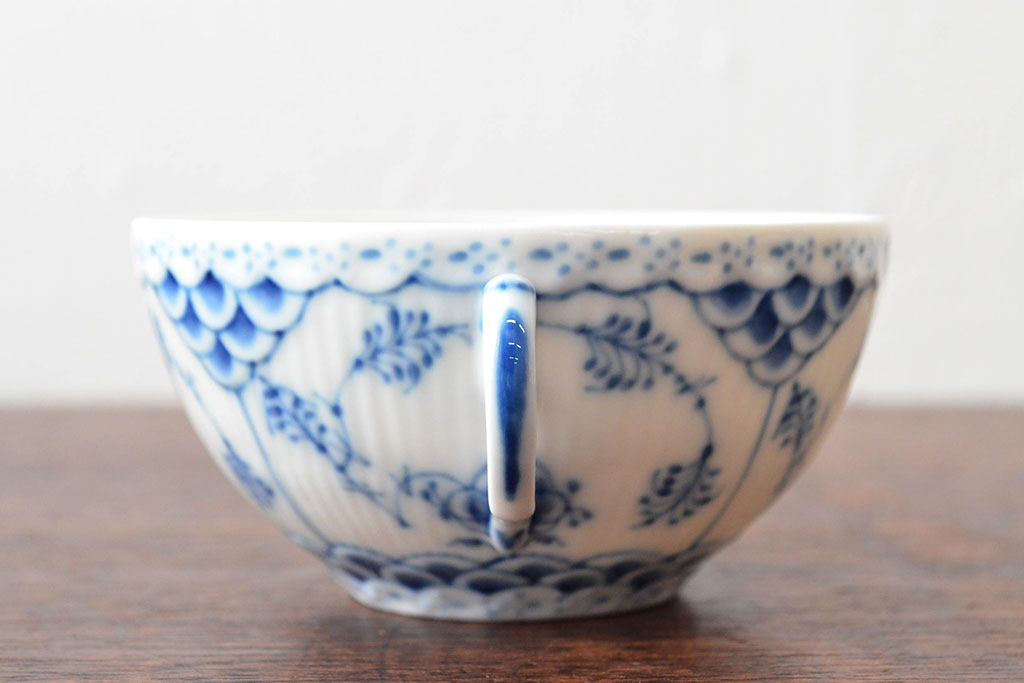 ROYAL COPENHAGEN　ロイヤルコペンハーゲン　ブルーフルーテッド　フルレース　カップ&ソーサー2客(洋食器)(定価88,000円)(R-052459)
