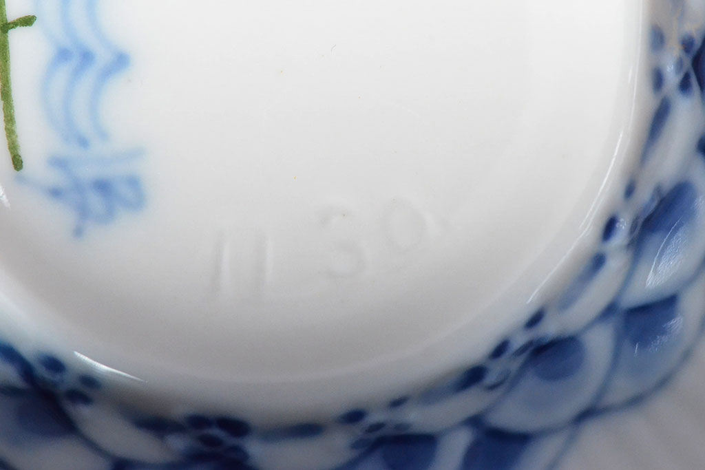 ROYAL COPENHAGEN　ロイヤルコペンハーゲン　ブルーフルーテッド　フルレース　カップ&ソーサー2客(洋食器)(定価88,000円)(R-052459)