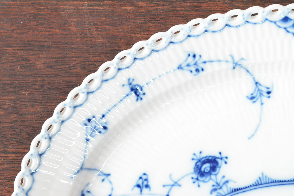 ROYAL COPENHAGEN　ロイヤルコペンハーゲン　ブルーフルーテッド　フルレース　オーバルディッシュ 36cm(洋食器、オーバルプレート)(定価143,000円)(R-052463)