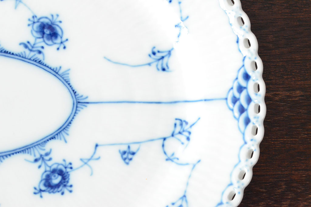 ROYAL COPENHAGEN　ロイヤルコペンハーゲン　ブルーフルーテッド　フルレース　オーバルディッシュ 36cm(洋食器、オーバルプレート)(定価143,000円)(R-052463)