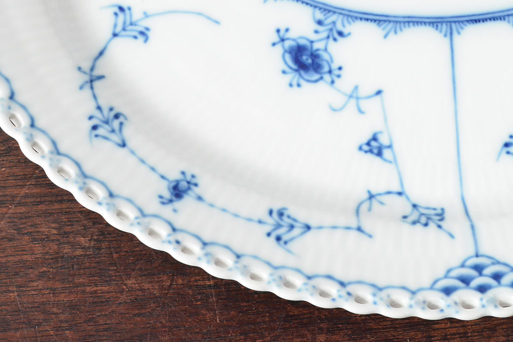 ROYAL COPENHAGEN　ロイヤルコペンハーゲン　ブルーフルーテッド　フルレース　オーバルディッシュ 36cm(洋食器、オーバルプレート)(定価143,000円)(R-052463)