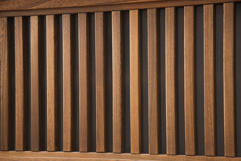 中古　美品　国産手造り家具　ケヤキ材製　品のある佇まいが上質な和の空間にぴったりな水屋箪笥(定価約66万円)(食器棚、収納棚、和風キャビネット、重ねタンス)(R-052598)