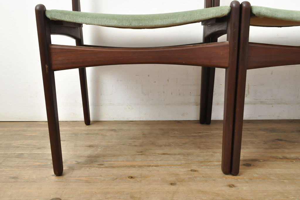 北欧ビンテージ　チーク材　シンプルな中に洗練された美しさが感じられるダイニングチェア4脚セット(椅子、ヴィンテージ)(R-052627)