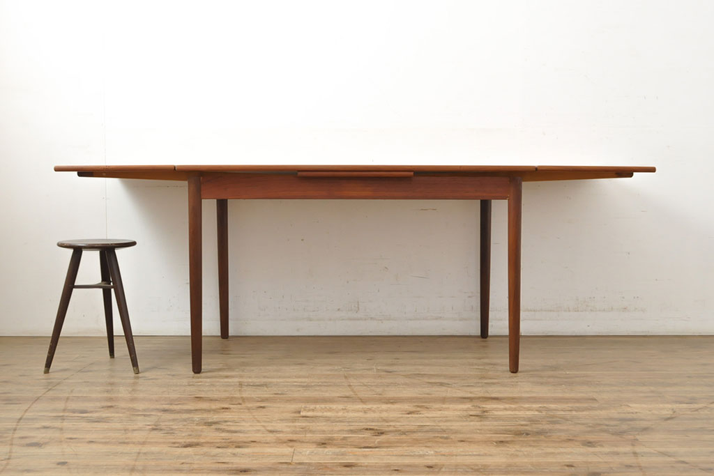 デンマークビンテージ　チーク材　 シンプルなデザインが取り入れやすいダイニングテーブル(エクステンションテーブル、ドローリーフテーブル、食卓、ヴィンテージ、北欧)(R-052629)