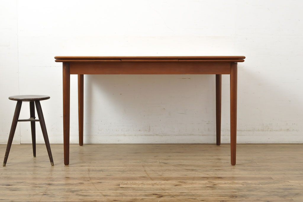 デンマークビンテージ　チーク材　シンプルなデザインが取り入れやすいダイニングテーブル(エクステンションテーブル、ドローリーフテーブル、食卓、ヴィンテージ、北欧)(R-052630)