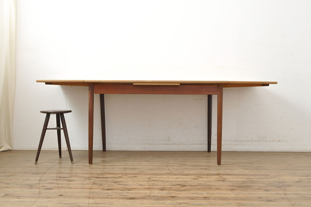 デンマークビンテージ　チーク材　シンプルなデザインが取り入れやすいダイニングテーブル(エクステンションテーブル、ドローリーフテーブル、食卓、ヴィンテージ、北欧)(R-052631)