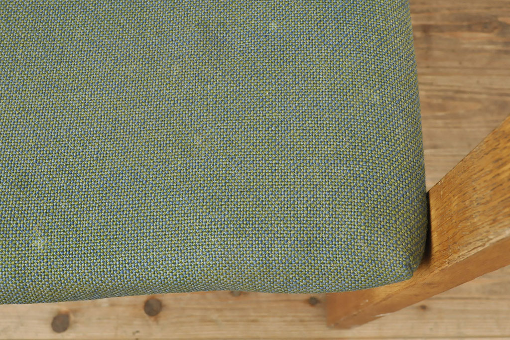デンマークビンテージ　Hans J Wegner(ハンス・J・ウェグナー)　GETAMA(ゲタマ)　CONFERENCECHAIR　オーク材　洗練された佇まいが目を引くカンファレンスチェア(アームチェア、イス、椅子、ダイニングチェア、ヴィンテージ、北欧)(R-052634)