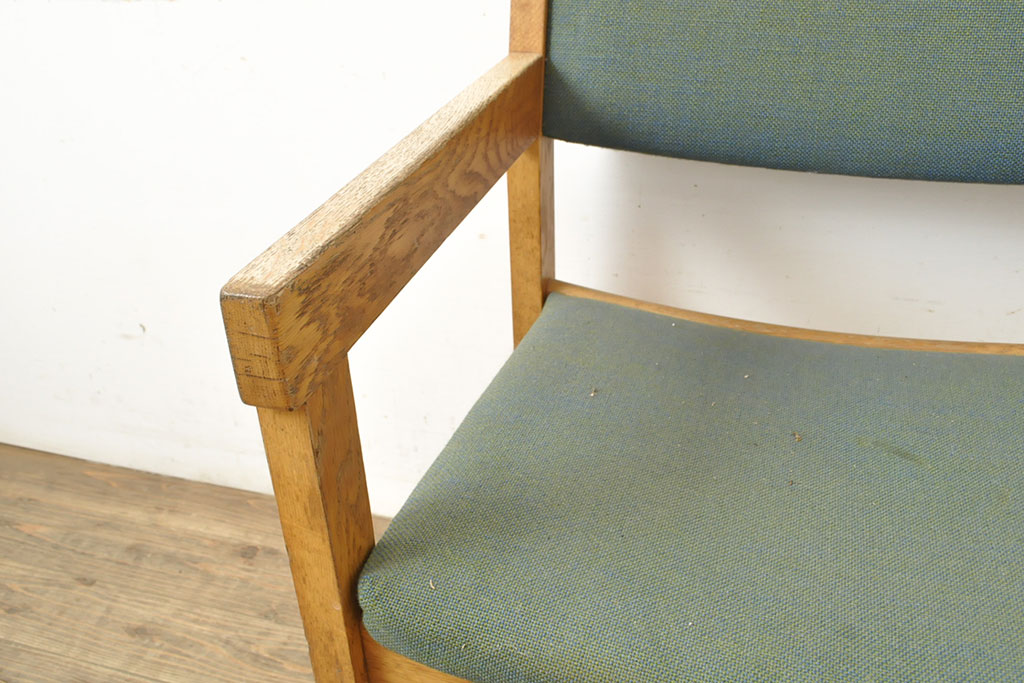 デンマークビンテージ　Hans J Wegner(ハンス・J・ウェグナー)　GETAMA(ゲタマ)　CONFERENCECHAIR　オーク材　洗練された佇まいが目を引くカンファレンスチェア(アームチェア、イス、椅子、ダイニングチェア、ヴィンテージ、北欧)(R-052634)