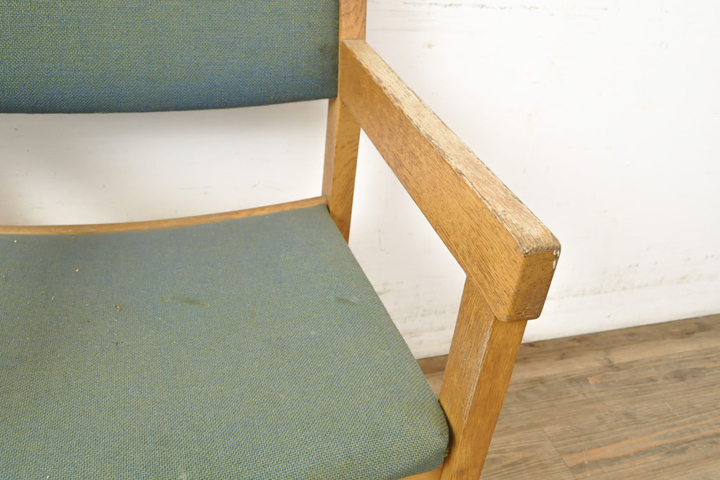デンマークビンテージ　Hans J Wegner(ハンス・J・ウェグナー)　GETAMA(ゲタマ)　CONFERENCECHAIR　オーク材　洗練された佇まいが目を引くカンファレンスチェア(アームチェア、イス、椅子、ダイニングチェア、ヴィンテージ、北欧)(R-052634)