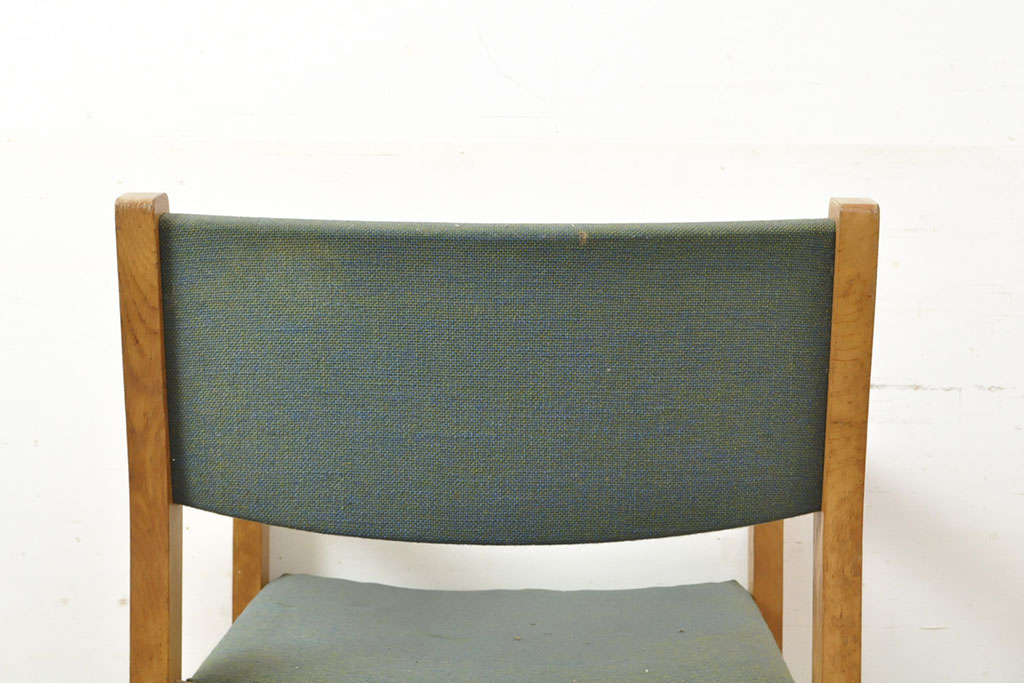 デンマークビンテージ　Hans J Wegner(ハンス・J・ウェグナー)　GETAMA(ゲタマ)　CONFERENCECHAIR　オーク材　洗練された佇まいが目を引くカンファレンスチェア(アームチェア、イス、椅子、ダイニングチェア、ヴィンテージ、北欧)(R-052634)