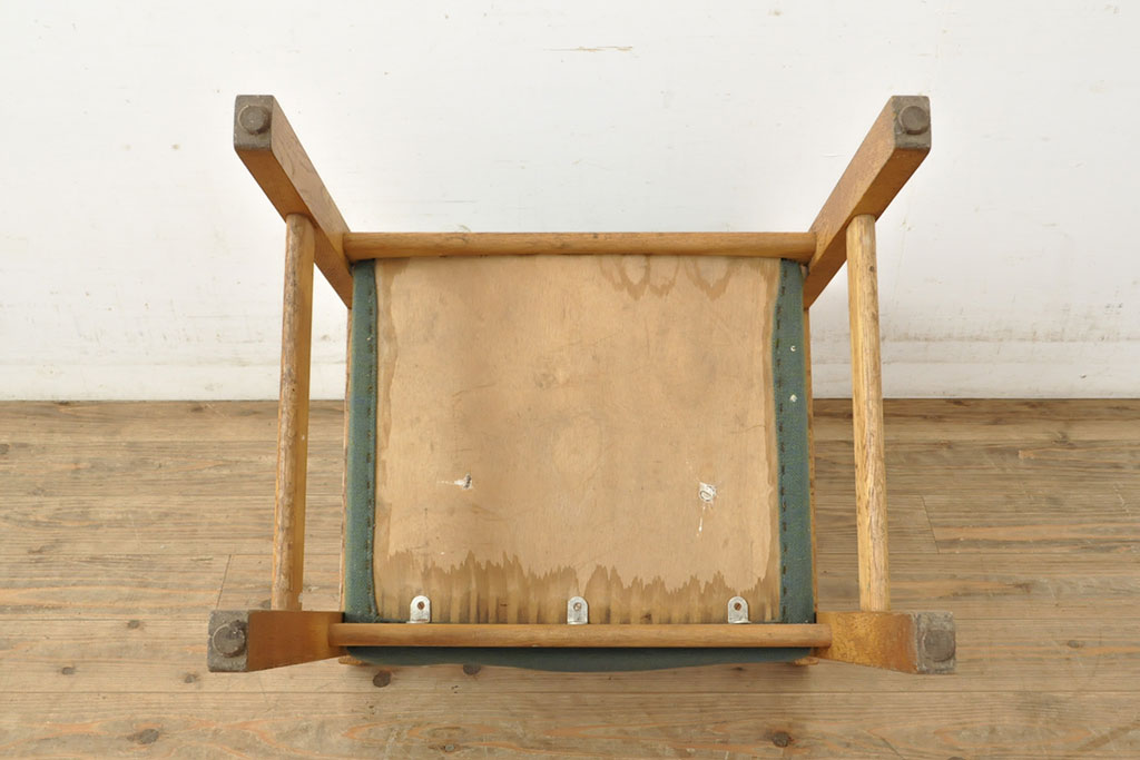 デンマークビンテージ　Hans J Wegner(ハンス・J・ウェグナー)　GETAMA(ゲタマ)　CONFERENCECHAIR　オーク材　洗練された佇まいが目を引くカンファレンスチェア(アームチェア、イス、椅子、ダイニングチェア、ヴィンテージ、北欧)(R-052634)