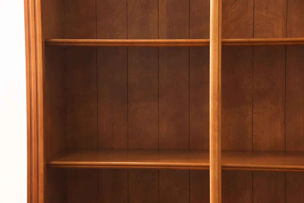 中古　横浜クラシック家具　ダニエル(Daniel)　扉のないデザインがすっきりとした印象の気品漂う本棚(ブックシェルフ、飾り棚、収納棚、オープンラック)(R-052651)