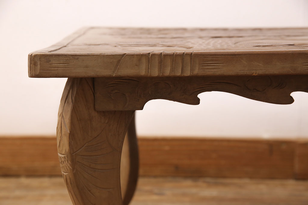 中古　日光彫り　大胆かつ繊細な彫刻が美しいセンターテーブル(座卓、ローテーブル)(R-052668)