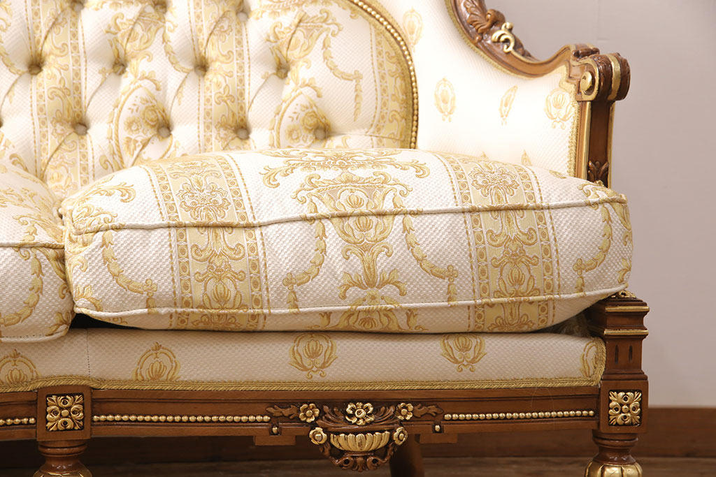 中古　極美品　フラテリ・オリッジ(FRATELLI ORIGGI)(旧マリオ・コルチャゴ)　ロココ調のデザインが上品な3人掛けソファ(定価約120万円)(三人掛けソファ)(R-052679)