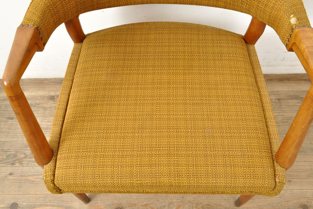 北欧ビンテージ　温かみのある色合いがナチュラルな空間づくりにぴったりなアームチェア(椅子、ダイニングチェア、ヴィンテージ)(R-052706)