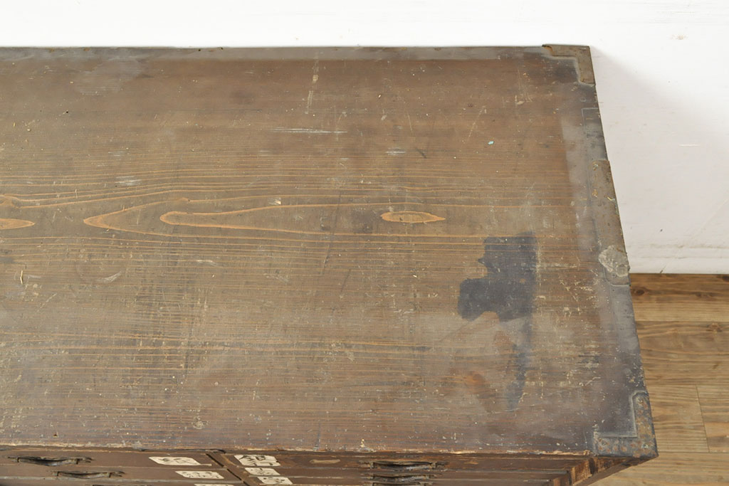 和製アンティーク　ヒノキ材　使い込まれた味のある帳場箪笥(たんす、小箪笥、小引き出し、小物収納)(R-052714)
