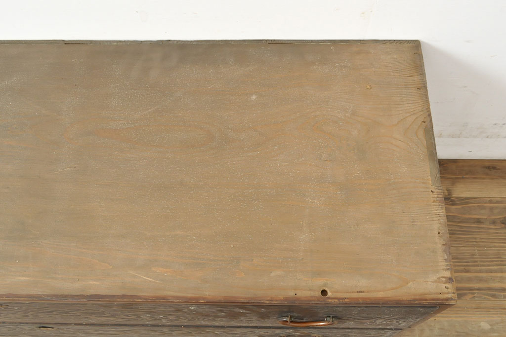 和製アンティーク　前面栗材　味のある佇まいが目を引く時代箪笥(たんす)ローボード(ローチェスト、引き出し、和箪笥)(R-052723)