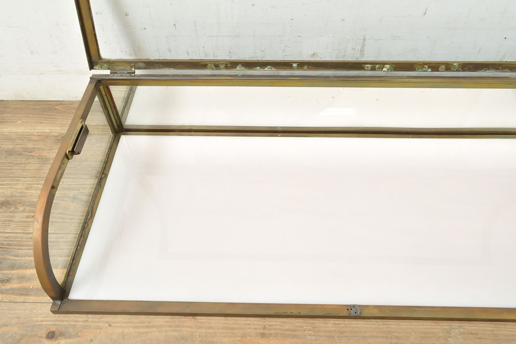 フランスアンティーク　真鍮枠がおしゃれなRガラス卓上ショーケース(ガラスケース、店舗什器)(R-052834)