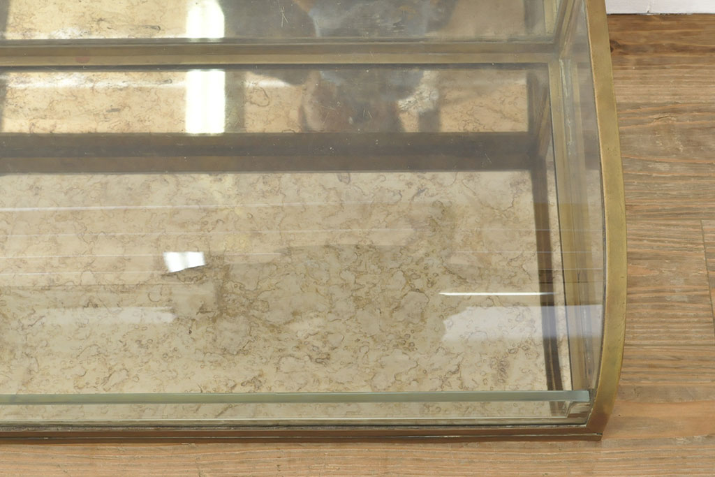 フランスアンティーク　激レアデザイン!　真鍮枠　背板・底板が鏡張りで広々見えるRガラス卓上ショーケース(ガラスケース、陳列棚、店舗什器)(R-052843)