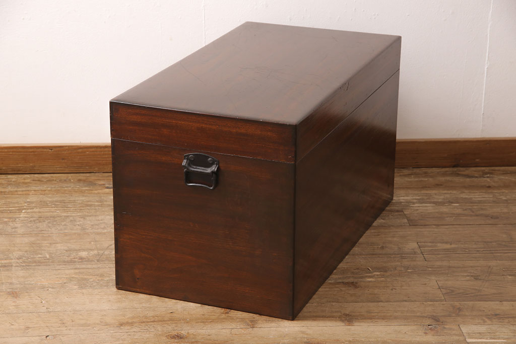 和製アンティーク　シンプルなつくりで和洋どちらにも合う楠木の収納箱(収納BOX)(R-052909)