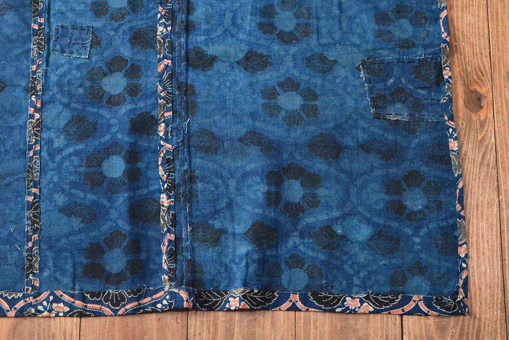 明治期 赤入り藍型染木綿古布(布団皮、藍染)(R-052912) | ラフジュ工房