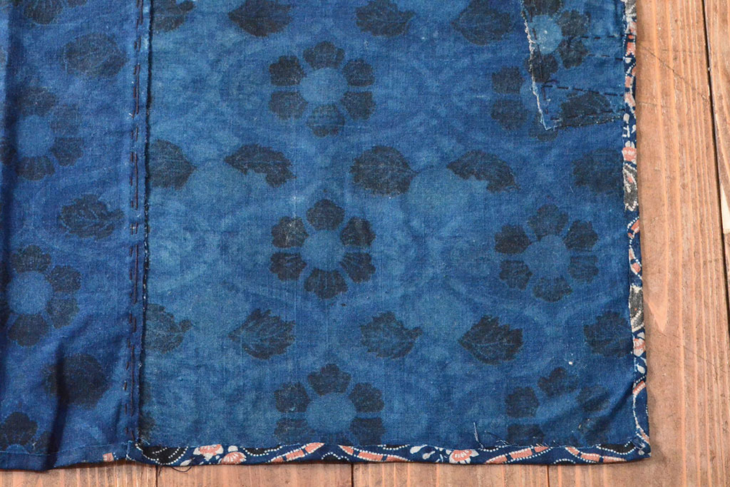 明治期　赤入り藍型染木綿古布(布団皮、藍染)(R-052913)