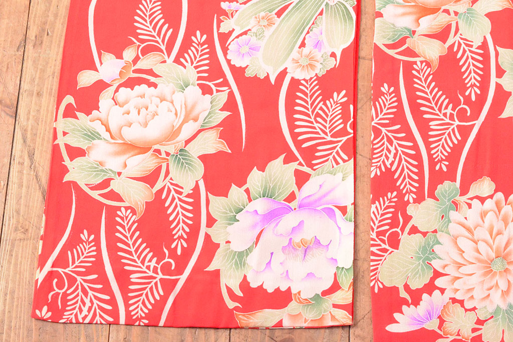 大正〜昭和初期　総花柄縮緬着物(振袖、古布、赤縮、正絹)(R-052914)
