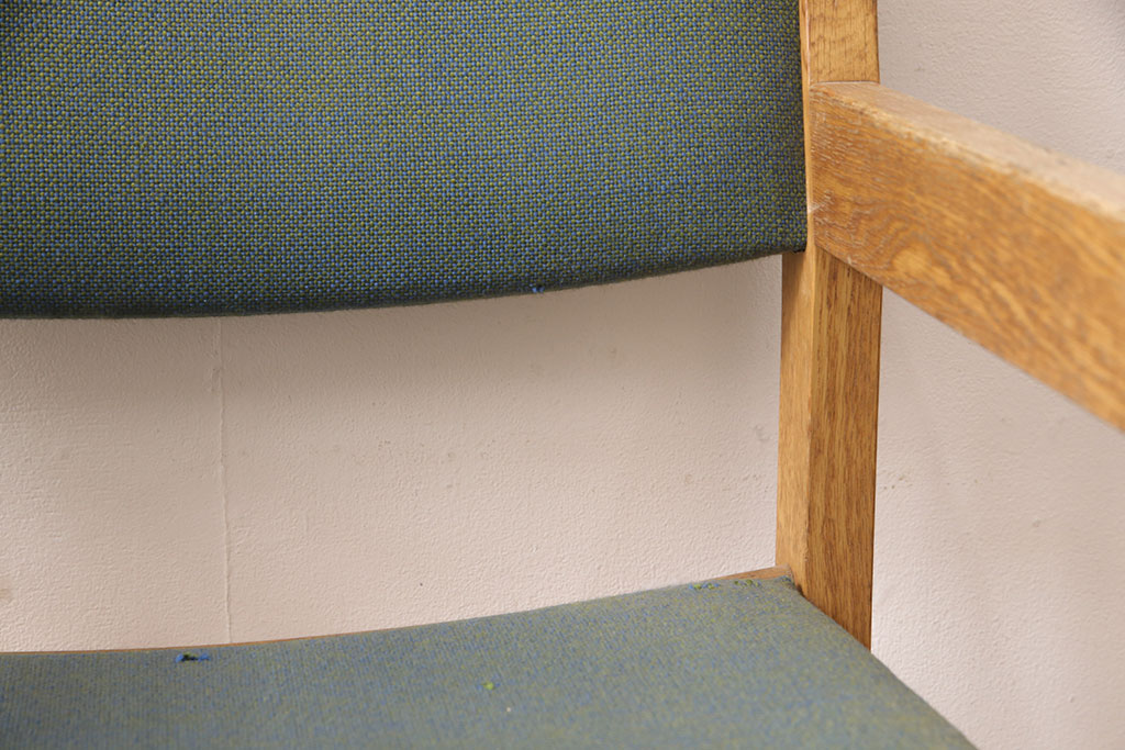 デンマークビンテージ　Hans J Wegner(ハンス・J・ウェグナー)　GETAMA(ゲタマ)　CONFERENCECHAIR　オーク材　洗練された佇まいが目を引くカンファレンスチェア(アームチェア、イス、椅子、ダイニングチェア、ヴィンテージ、北欧)(R-052926)