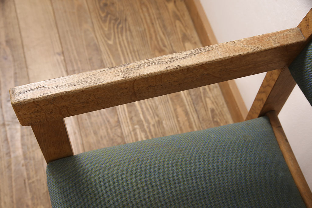 デンマークビンテージ　Hans J Wegner(ハンス・J・ウェグナー)　GETAMA(ゲタマ)　CONFERENCECHAIR　オーク材　洗練された佇まいが目を引くカンファレンスチェア(アームチェア、イス、椅子、ダイニングチェア、ヴィンテージ、北欧)(R-052926)