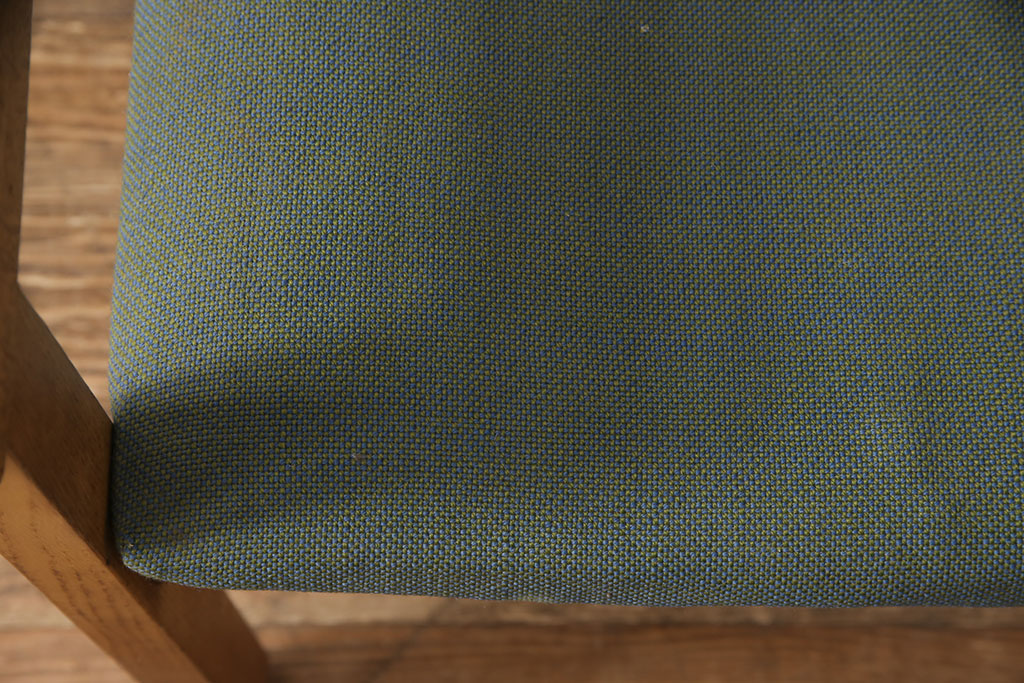 デンマークビンテージ　Hans J Wegner(ハンス・J・ウェグナー)　GETAMA(ゲタマ)　CONFERENCECHAIR　オーク材　洗練された佇まいが目を引くカンファレンスチェア(アームチェア、イス、椅子、ダイニングチェア、ヴィンテージ、北欧)(R-052926)