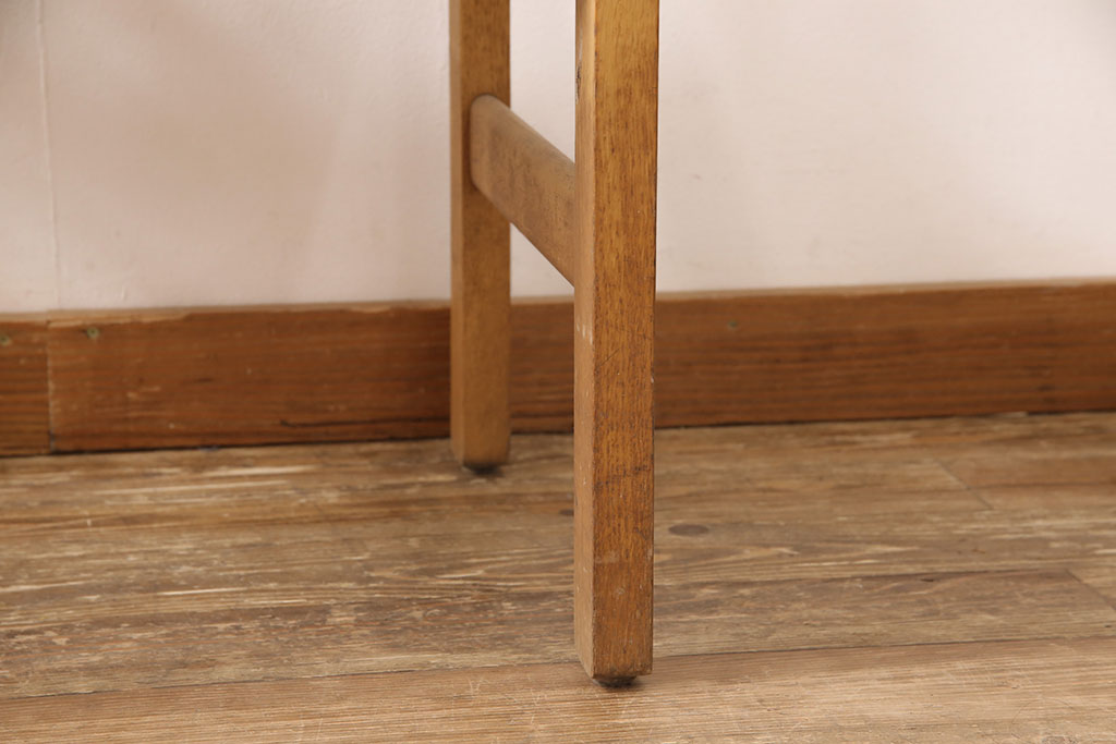 デンマークビンテージ　Hans J Wegner(ハンス・J・ウェグナー)　GETAMA(ゲタマ)　CONFERENCECHAIR　オーク材　洗練された佇まいが目を引くカンファレンスチェア(アームチェア、イス、椅子、ダイニングチェア、ヴィンテージ、北欧)(R-052926)