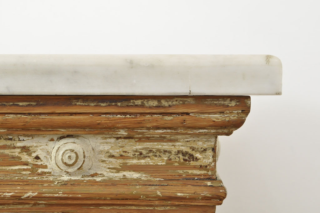 フランスアンティーク　大理石天板　歴史を感じさせるデザインと雰囲気が味わい深いシャビーなカウンターテーブル(コンソールテーブル、収納棚、サイドボード)(R-052960)