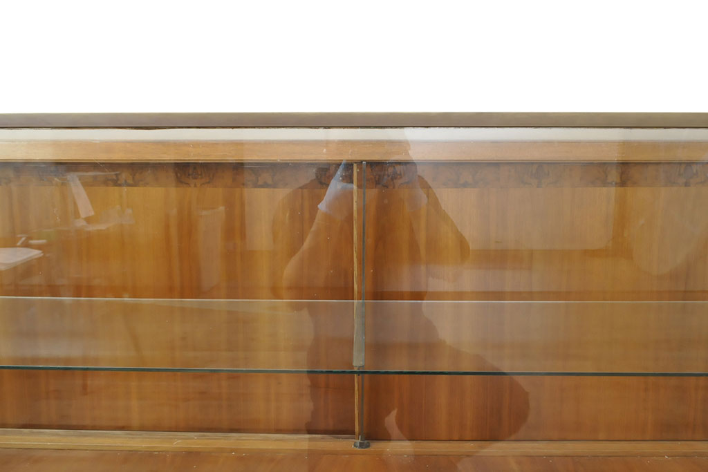 フランスアンティーク　激レア!!　真鍮フレームとあたたかみのある木の風合いが魅力的な特大ガラスケース(ショーケース、カウンターテーブル、陳列棚、飾り棚)(R-053011)