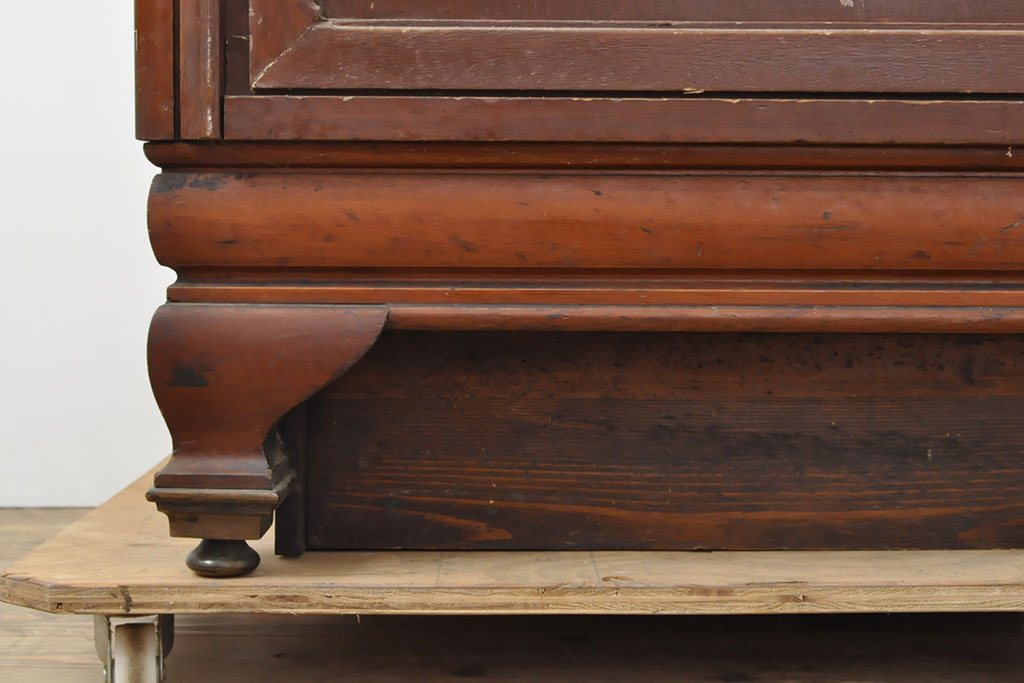 フランスアンティーク　真鍮フレームと脚の凝ったつくりが目を引くガラスケース(ショーケース、店舗什器)(R-053015)