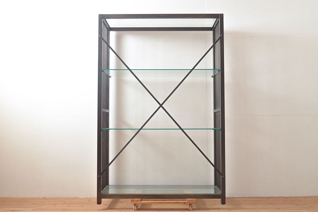 中古　ガラス棚とアイアンの組み合わせがクールでかっこいいアイアンラック(飾り棚、シェルフ、オープンラック、収納棚)(R-053052)