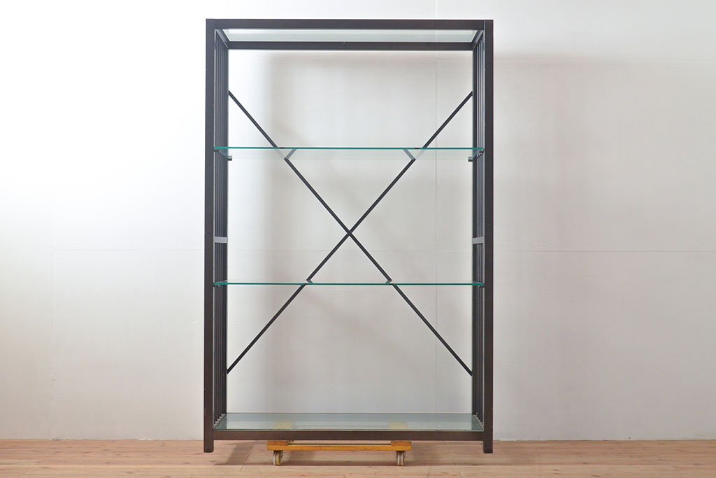 中古　ガラス棚とアイアンの組み合わせがクールでかっこいいアイアンラック(飾り棚、シェルフ、オープンラック、収納棚)(R-053053)