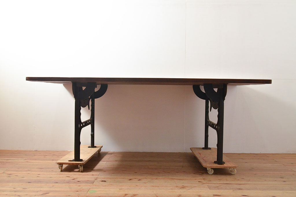フランスアンティーク　オーク材　アイアンレッグがクールでかっこいい特大テーブル(ダイニングテーブル、作業台)(R-053055)