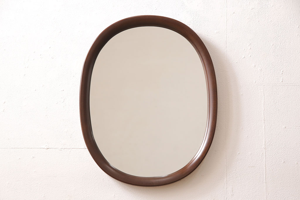 中古　秋田木工　ラウンド型でシンプルなつくりが取り入れやすいウォールミラー(鏡)(R-053066)