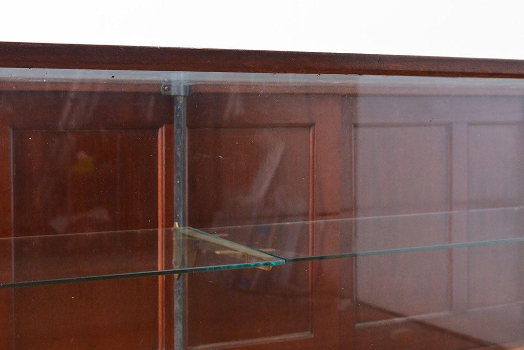 フランスアンティーク　マホガニー材　重厚感ある佇まいが目を引くガラスケース(ショーケース、カウンターテーブル、店舗什器)(R-053085)