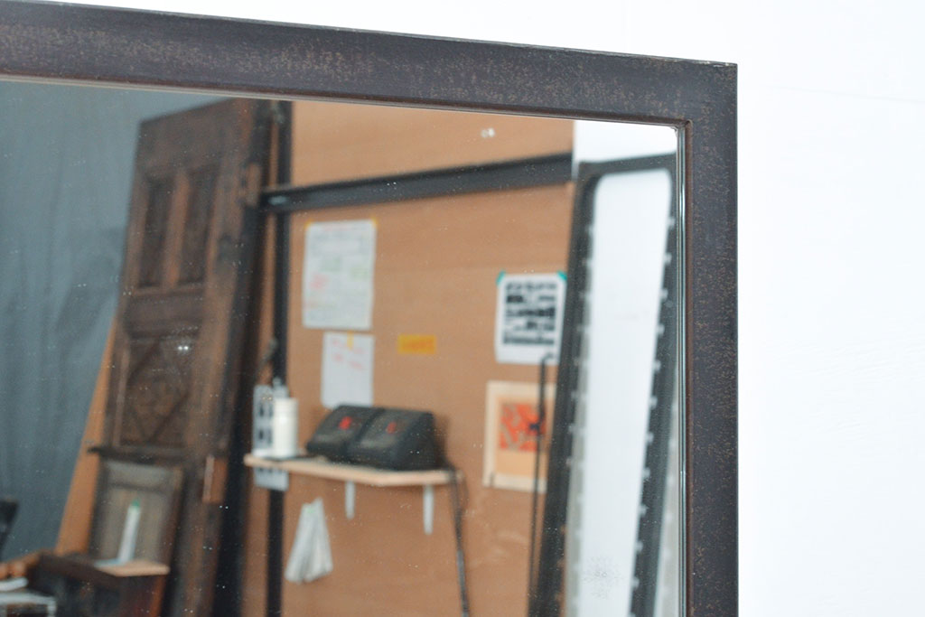 中古　アイアン　インダストリアルなお部屋・お店づくりにおすすめのスタンドミラー(姿見、鏡、店舗什器)(R-053093)