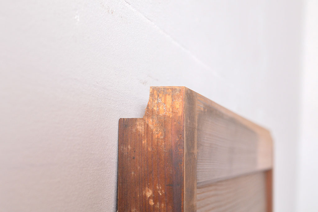 アンティーク建具 凝ったデザインが目を引く引き戸1枚(板戸