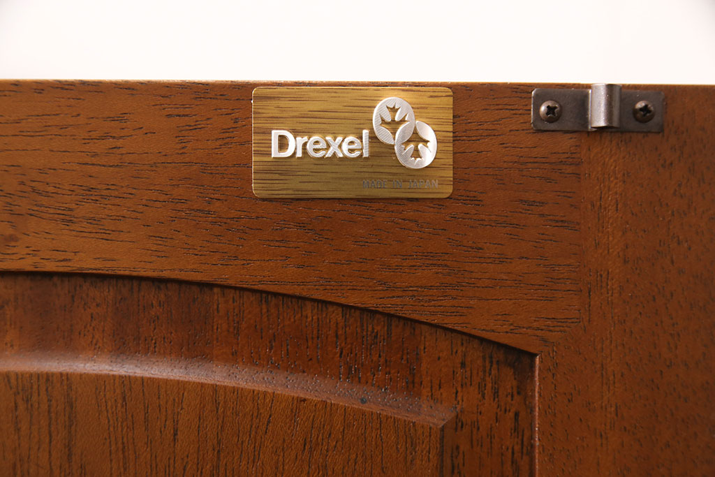 中古　美品　DREXEL HERITAGE(ドレクセルヘリテイジ)　Triune(トライユン)　優雅な佇まいが魅力のクリデンザキャビネット(クレデンザ、サイドボード、リビングボード)(定価約66万円)(R-053139)