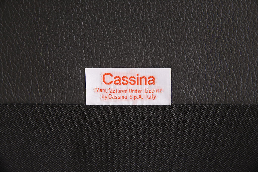 中古　超美品　Cassinaixc.(カッシーナイクスシー)　PORTOVENERE(ポルトヴェーネル)　天然革　くつろぎのひと時に活躍する1人掛けソファ(1P、シングル)(定価約67万円)(R-053142)