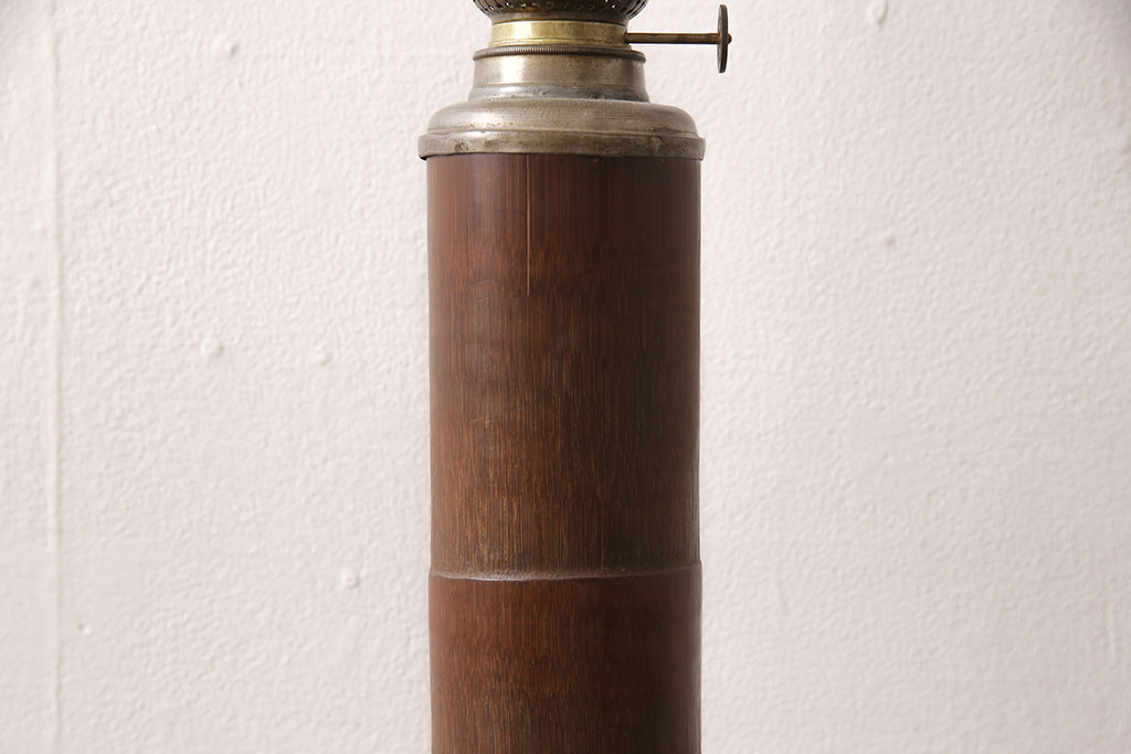 和製アンティーク　明治大正期　ケヤキ材の土台に竹の支柱がノスタルジックな雰囲気を醸し出すオイルランプ(卓上ランプ、灯油ランプ)(R-053334)