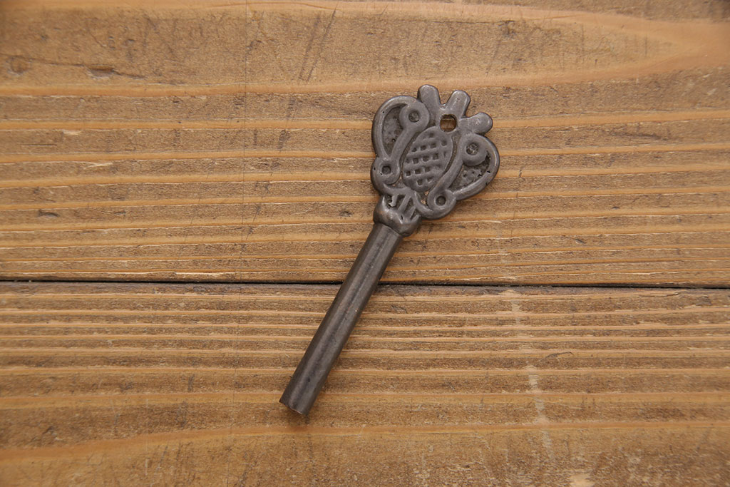 中古　美品　岩谷堂箪笥　くっきりとした杢目が上質な雰囲気を醸し出す整理箪笥(和タンス、衣装箪笥、引き出し、チェスト)(R-053343)