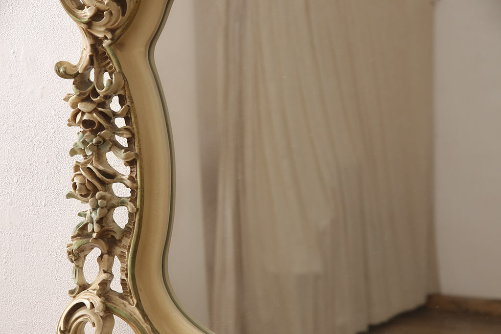 ヴィンテージ家具　イタリア　SILIK(シリック)　 ロココ調の細やかで豪華な彫刻が見事!存在感を放つウォールミラー(壁掛け鏡、ビンテージ)(定価約35万円)(R-053407)